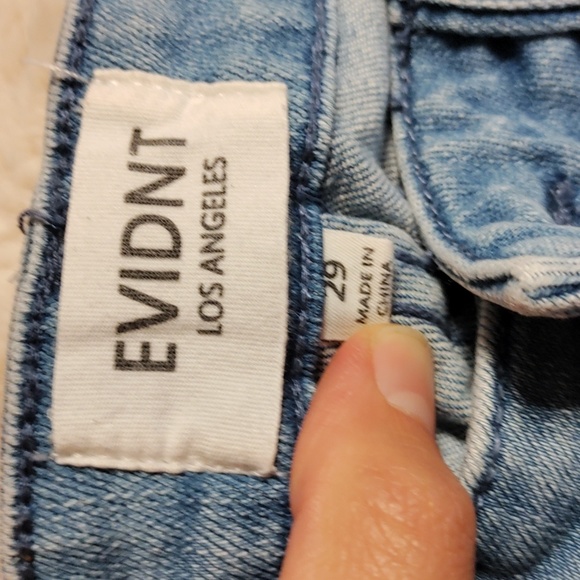 Evidnt Jeans - Picture 3 of 5